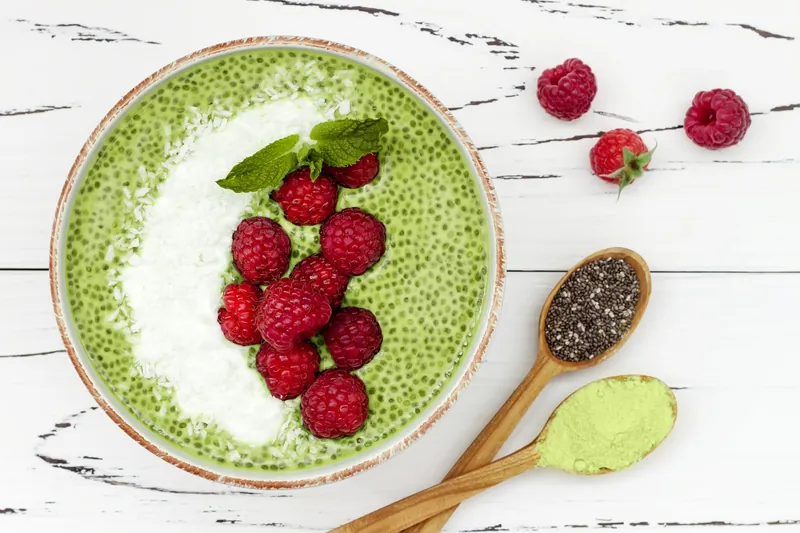 Antiinflammatorisk chiagrød med kokosmælk (med matcha) - Ketoliv