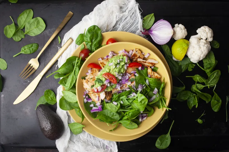 Burritosalat med kylling - Ketoliv