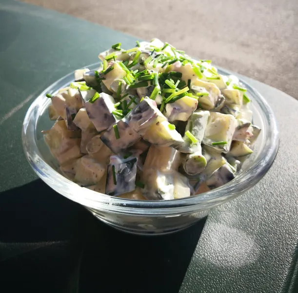 Falsk kartoffelsalat med zucchini og asparges - Ketoliv