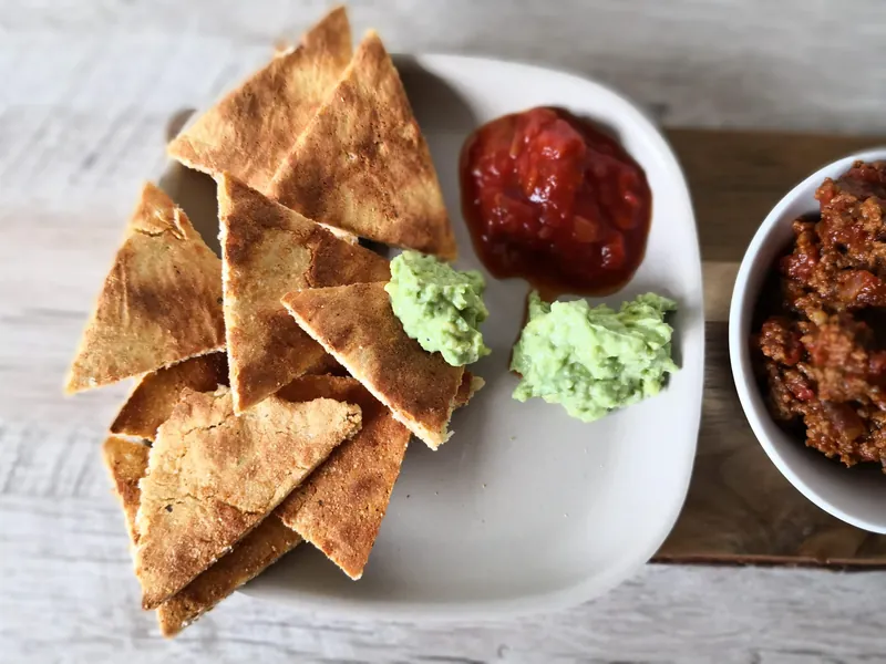 Fathead nachos med oksekød og valgfri salat - Ketoliv