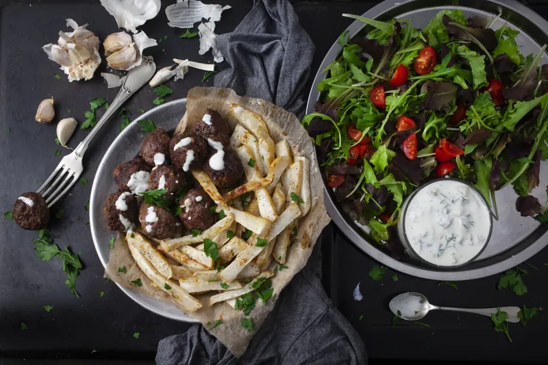 Græske frikadeller med soltørrede tomater og feta - Ketoliv