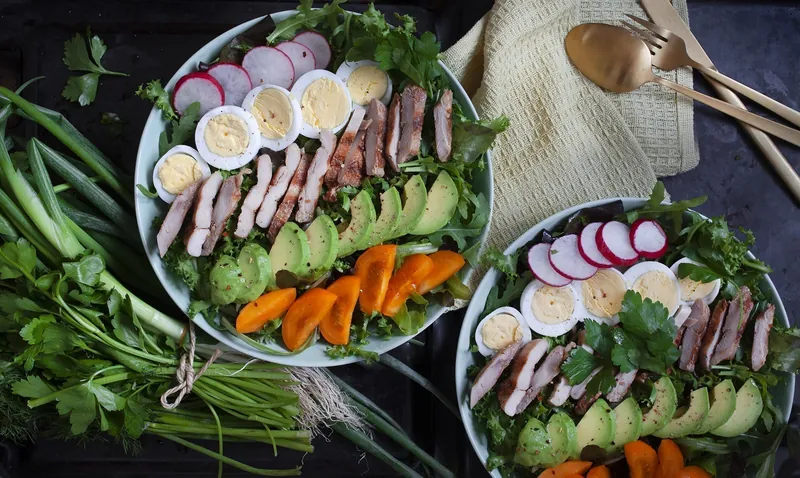 Grillet og grøn keto kyllingesalat - Ketoliv