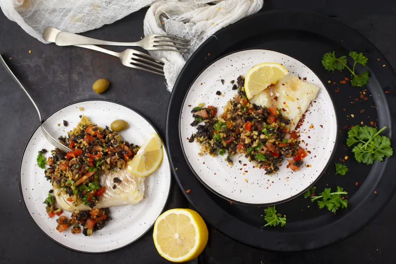 Havaborremed tomater og olivenrelish - Ketoliv