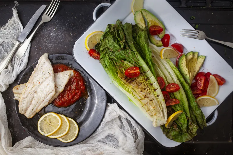 Kulmule i pomodoro sauce og simpel Keto salat - Ketoliv