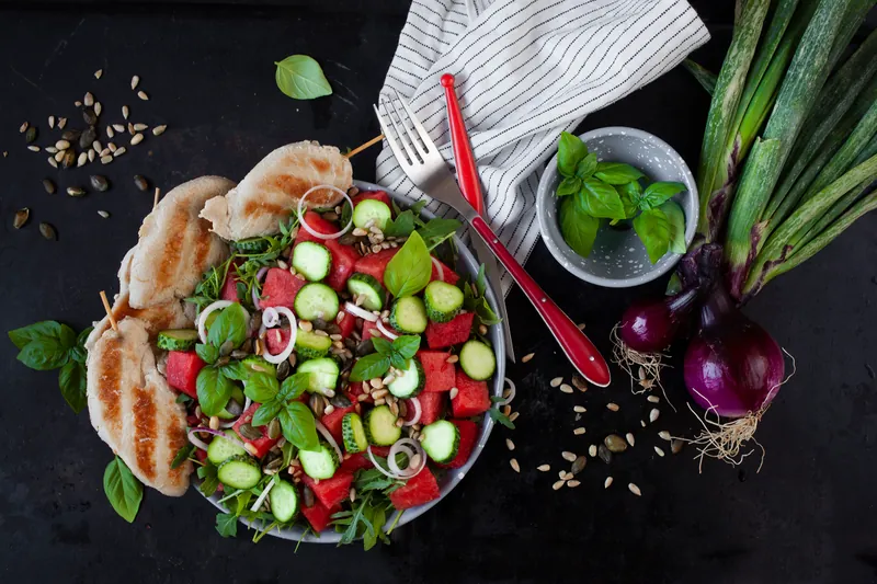 Kyllingesalat med et pift af vandmlon - Ketoliv