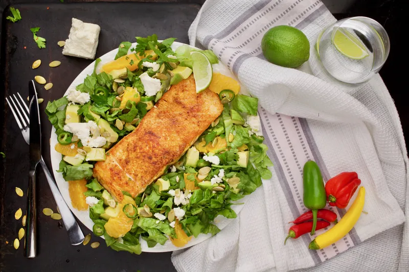 Laks med lækker appelsinsalat - Ketoliv