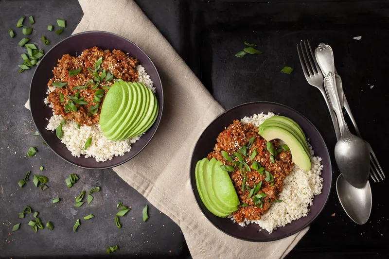 Mexikansk okseret med lynstegte blomkålsris - Ketoliv