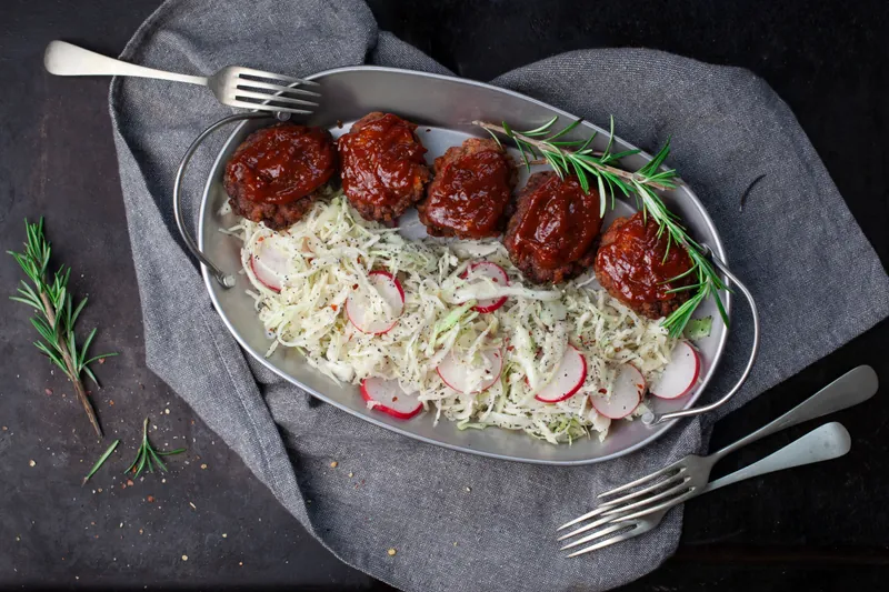 Mini farsbrød med kålsalat - Ketoliv