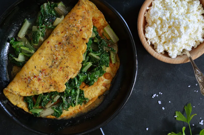 Nem spinat omelet med hytteost - Ketoliv