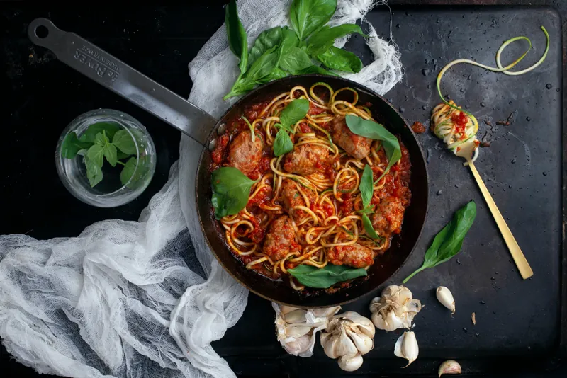 One pot kødboller med zucchini nudler - Ketoliv