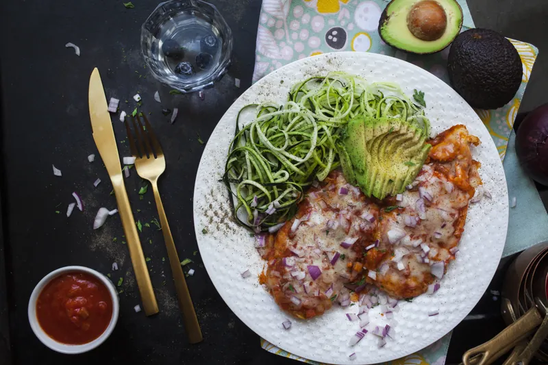 Paneret kyllingeret med grønt - Ketoliv