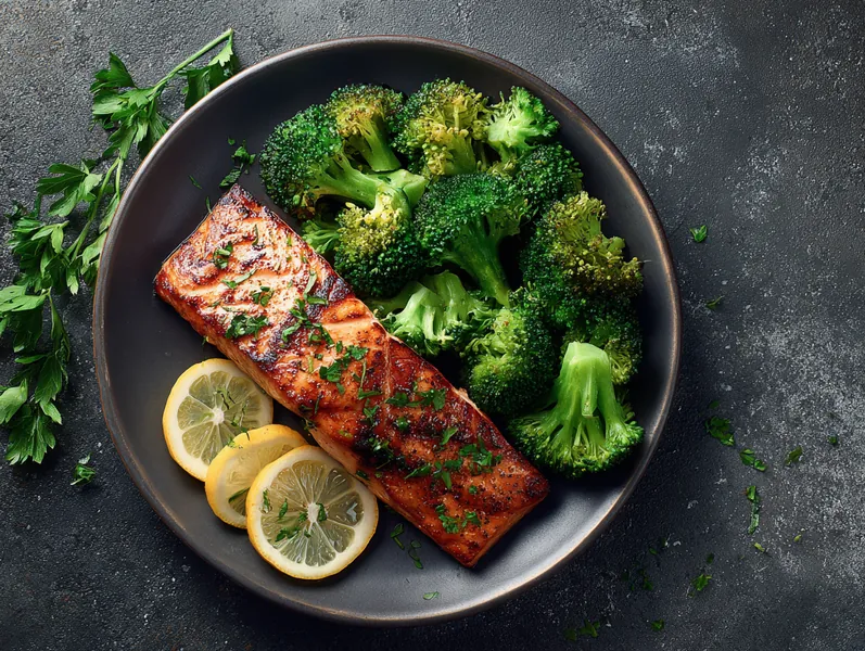 Grillet laks med dampet broccoli og citron - Functional Foods