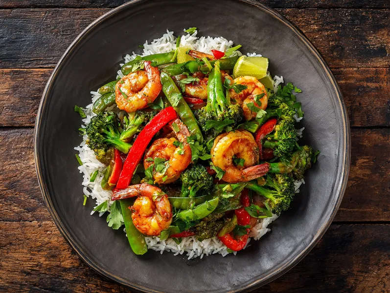 Thailandsk rejerwok med ingefær og lime - Functional Foods