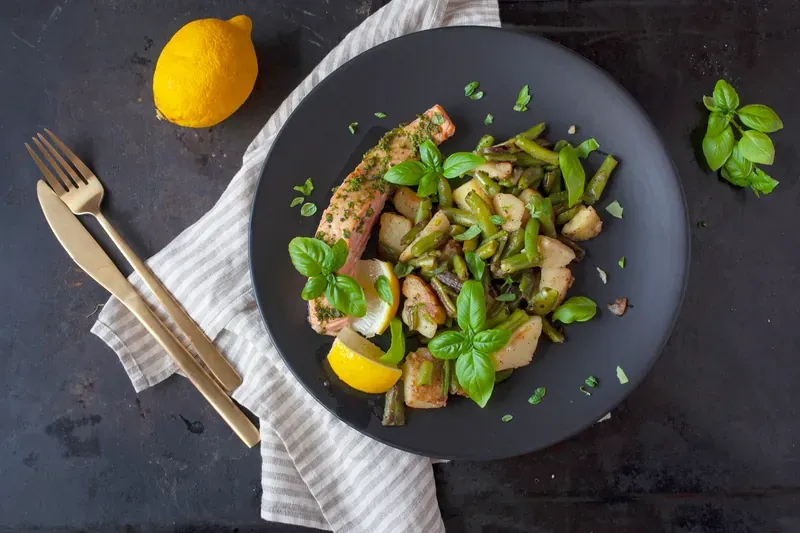 Laks med pesto og grønne bønner - Functional Foods