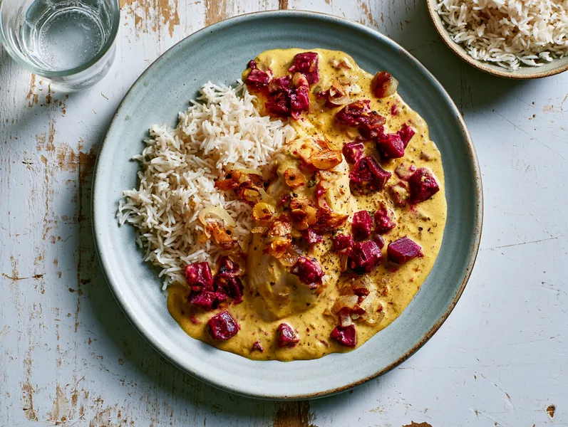 Karrygryde med kylling, ris og rødbedestykker - Functional Foods