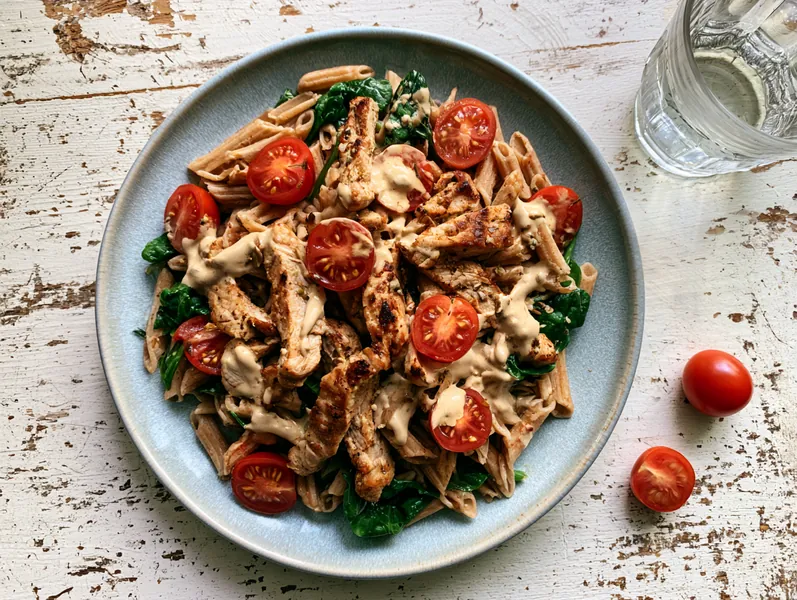 Pasta med spinat, tomater og svinekød - Functional Foods