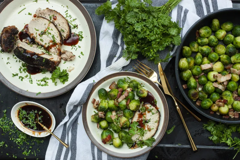 Rester: Ribbenstegssandwich med flæskesteg fra i går og rødkål - Ketoliv