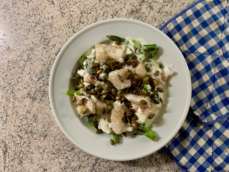 Torsk med kold mormordressing og asparges - Ketoliv