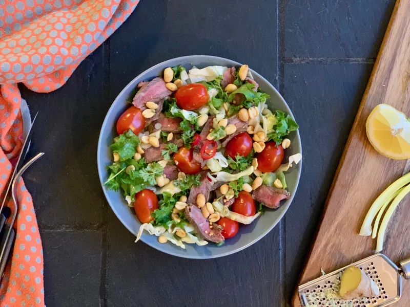 Tykstegsbøf i salat - Ketoliv