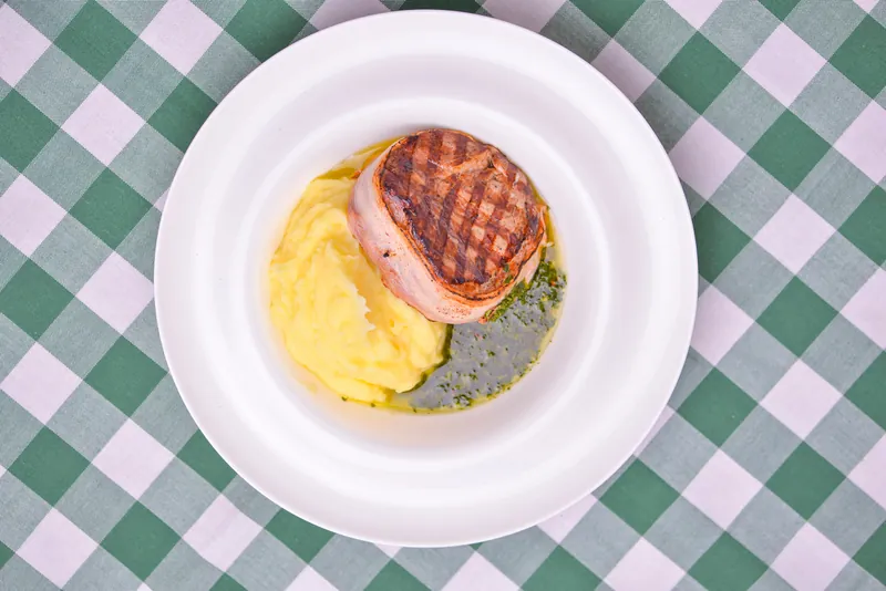 Velstegt oksemedaljon med sellerimos - Ketoliv